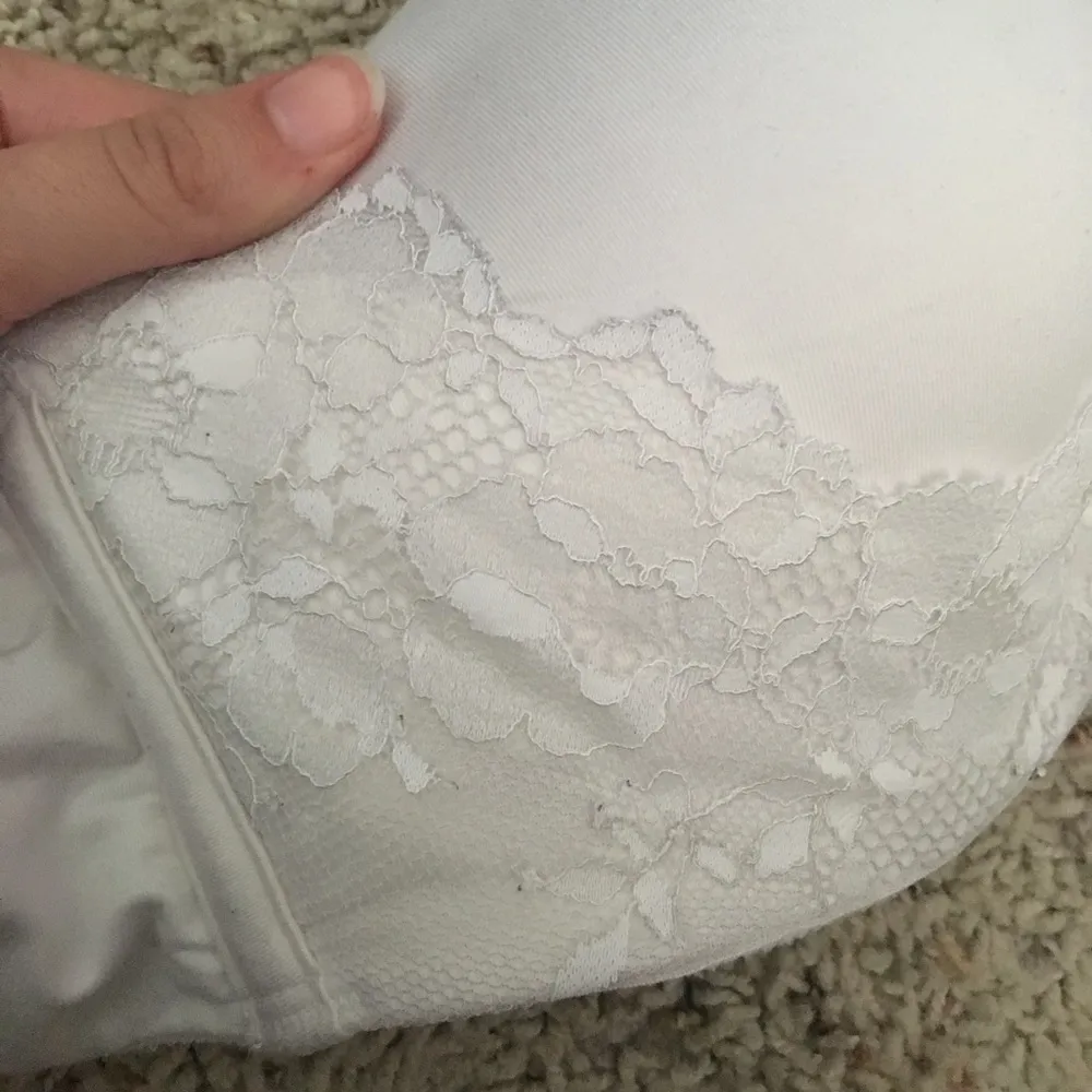 White Lace Strapless Bra - Image 2