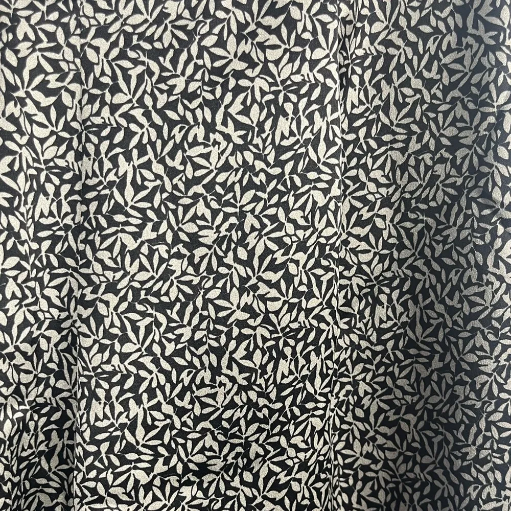 NWT Sundays dash silk pants Inness print size small - Image 4