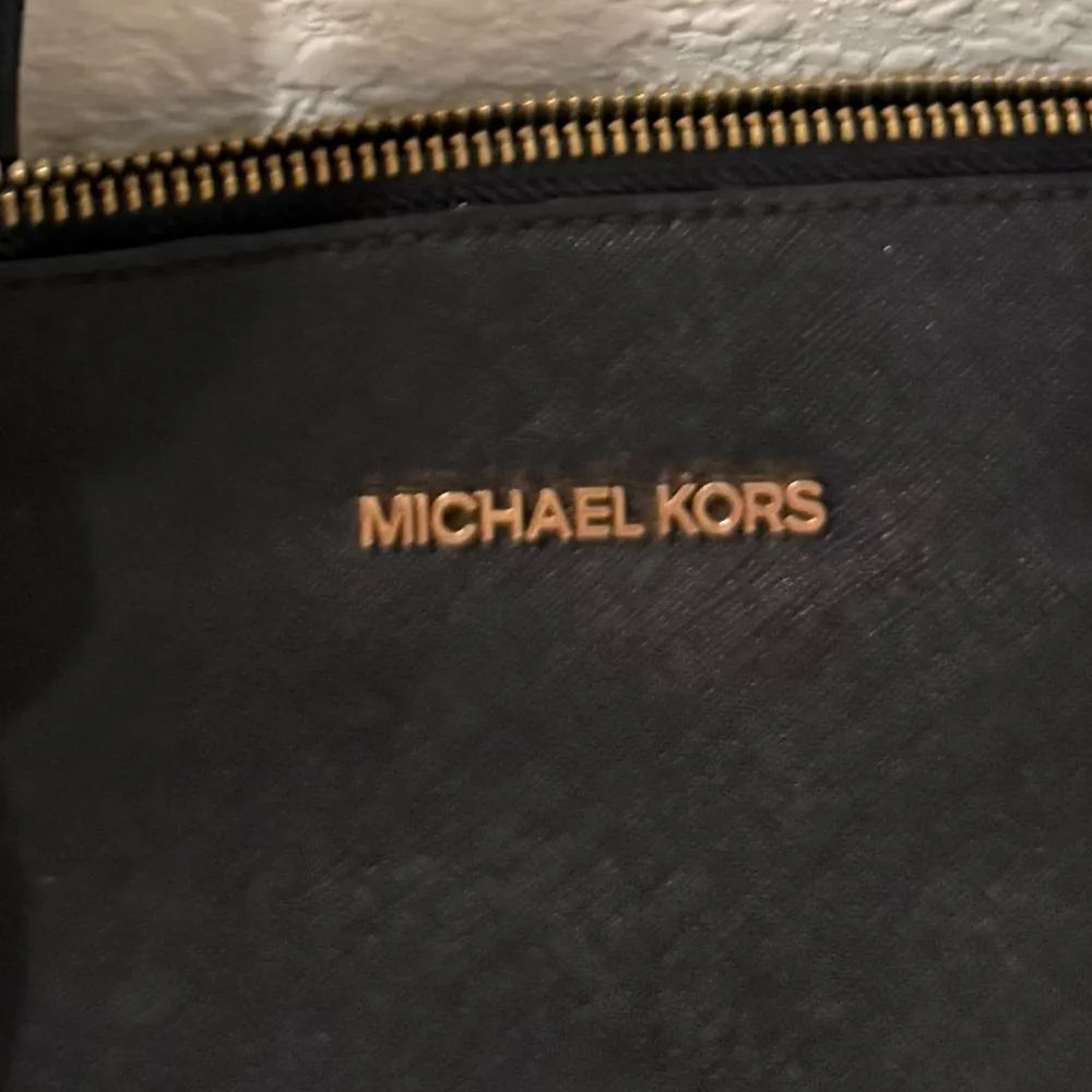 MICHAEL KORS Jet Set East West Top Zip Tote Bag Saffiano Leather Black - Image 6