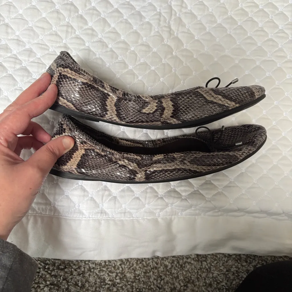 LOFT Snakeskin Patterned Flynn ballet flats size 8.5 - Image 4