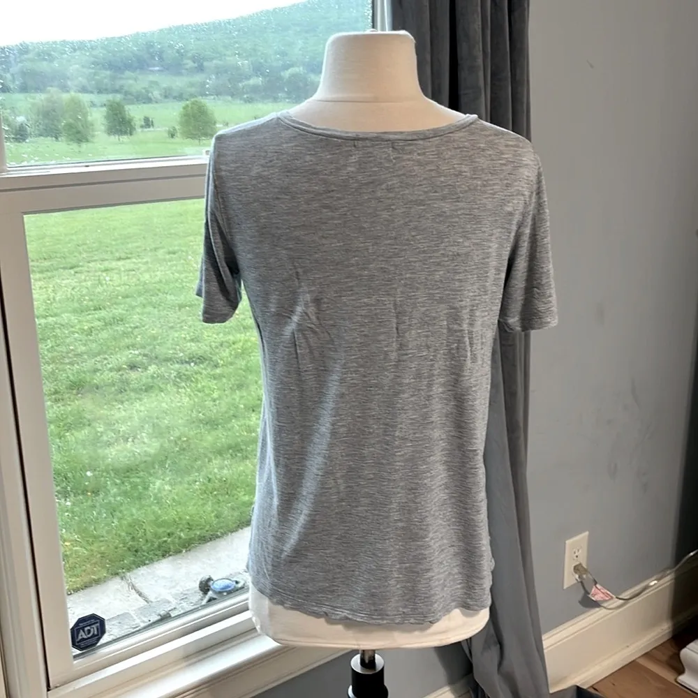 Old Navy V Neck Gray Tee Short Sleeve Shirt Womens Oversized Small - Image 5