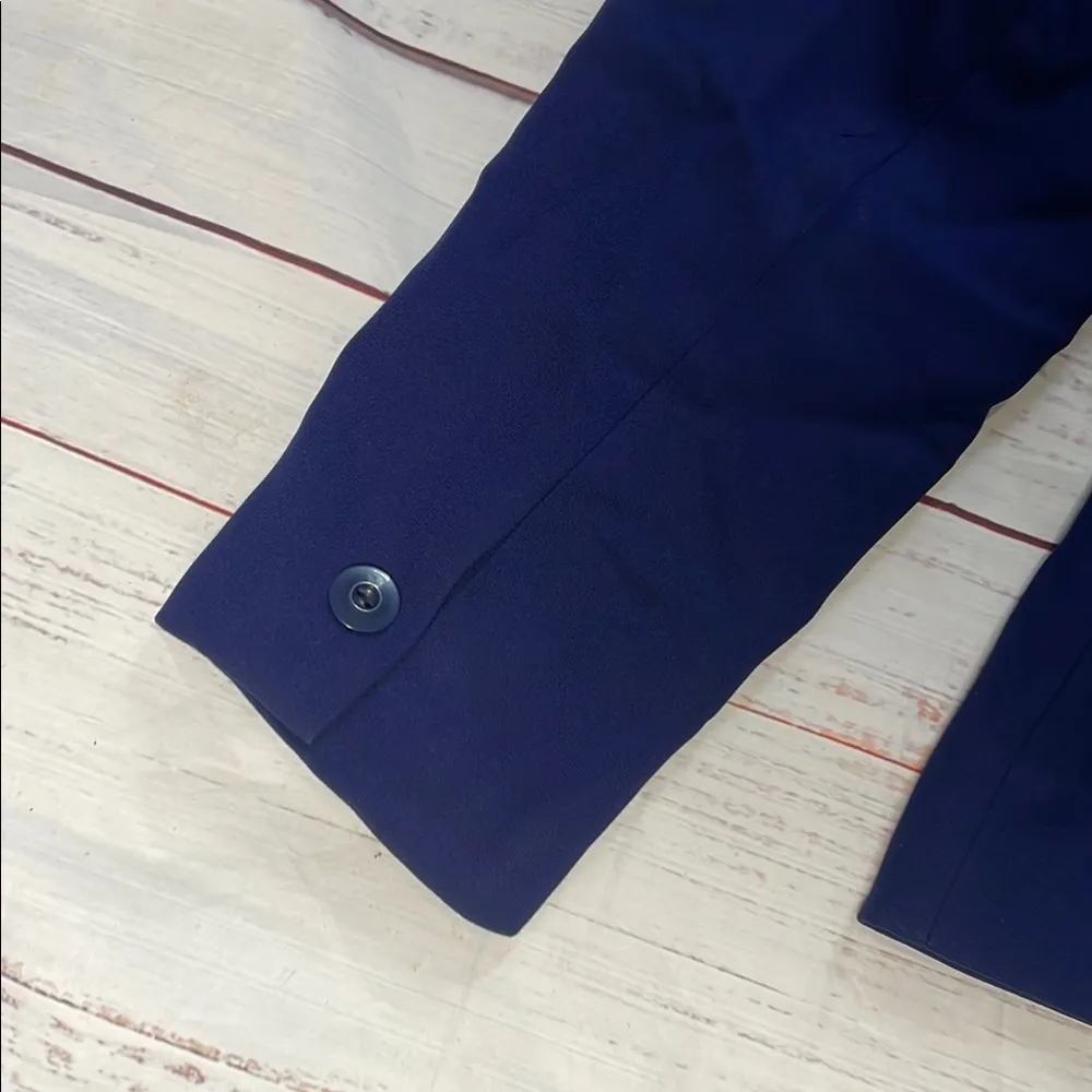 Kasper Blue Blazer with Notched Lapel and Structured Shoulders Size 12 - Image 5