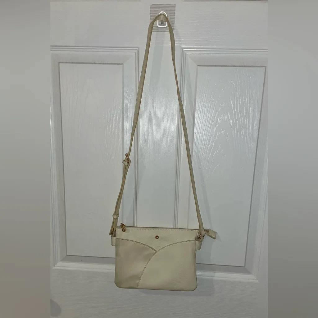 LC Lauren Conrad Candide Crossbody Bag - Image 3