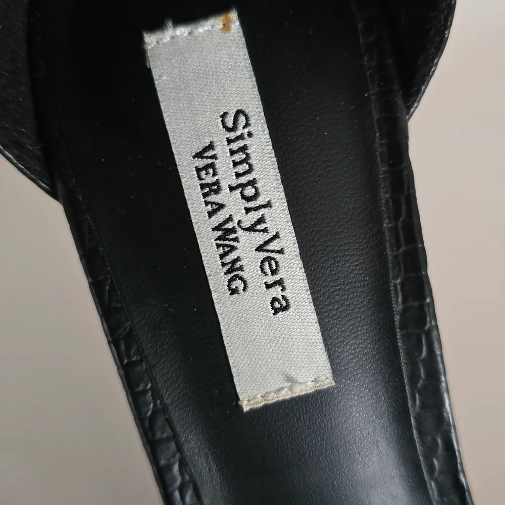 Simply Vera Vera Wang Black & Blush Ankle Strap Heels Size 6½ Pink - Image 9