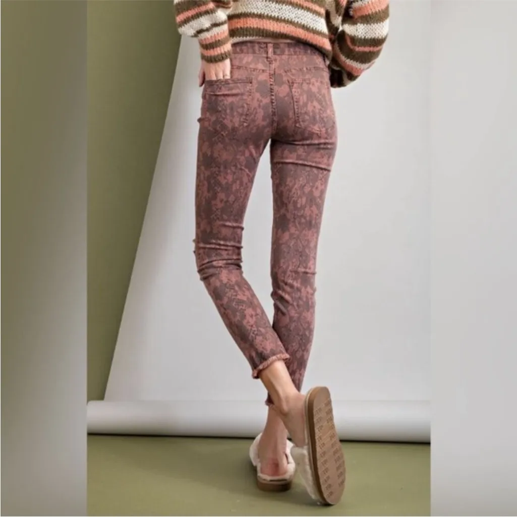 NWT Easel Snake Print Ankle Crop High-Waisted Skinny Jeans in Dried Rose - Image 5