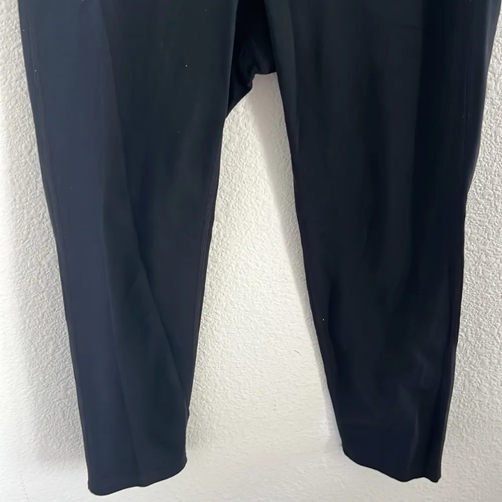 Athleta Chatarunga 305922 Black Cropped Capri Legging XS - Image 5
