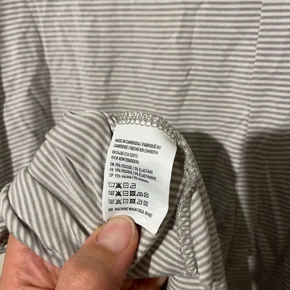 American Eagle Womens Size XS Soft & Sexy Striped Shirt Gray White Asymmetric NW - Image 5