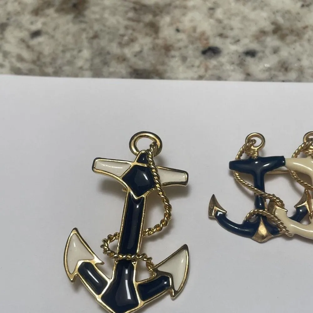 Lot Of 2 Brooch Pins Gold Tone Blue & Cream Enamel Nautical Boat / Ship Anchors - Image 5