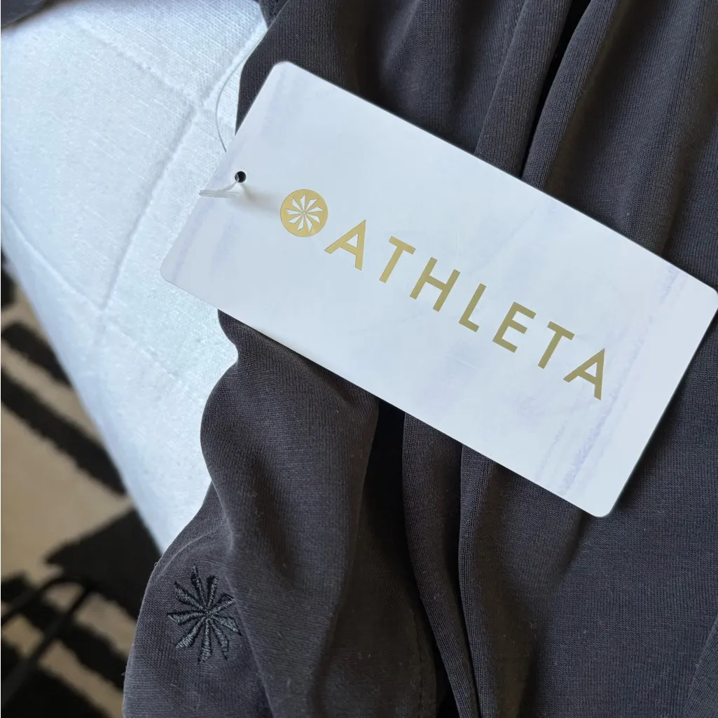 Athleta NWT  Seasoft Bubble Hem Full Zip - Image 3