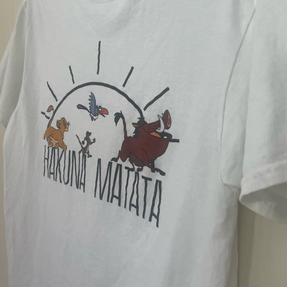 Disney Lion King Hakuna Matata Graphic T-shirt White Cotton ~ Size M - Image 4