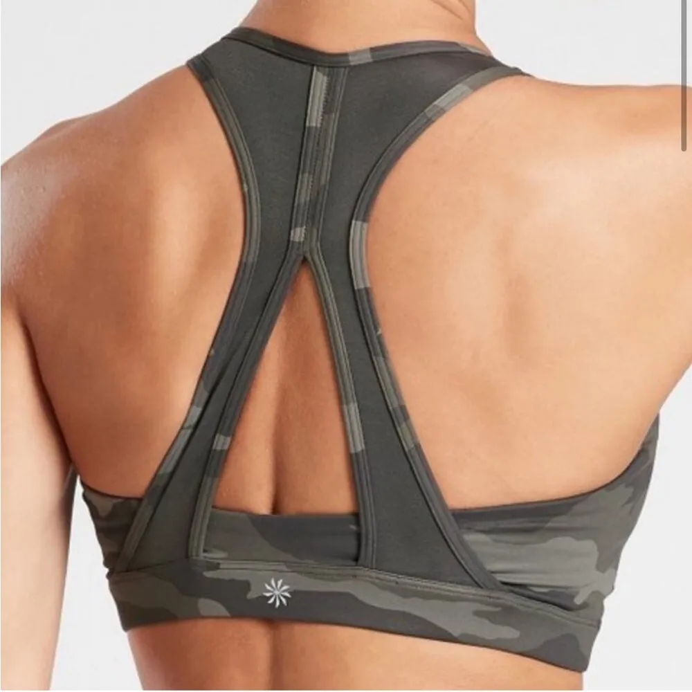 ATHLETA camo sports bra size L - Image 2