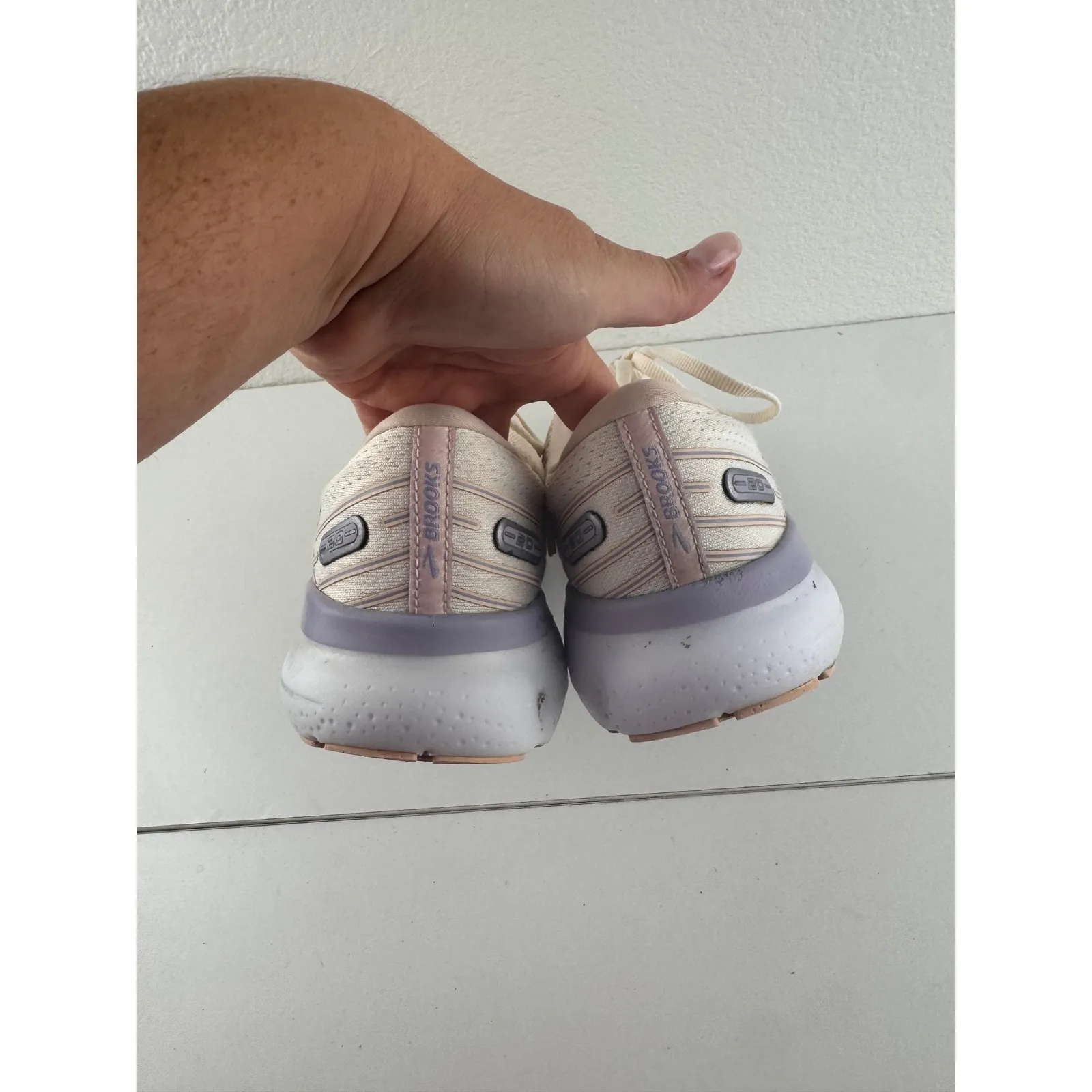 Brooks Glycerin 19 Womens Running Shoes Beige Athletic‎ Sneakers Sz 8.5 Running - Image 4