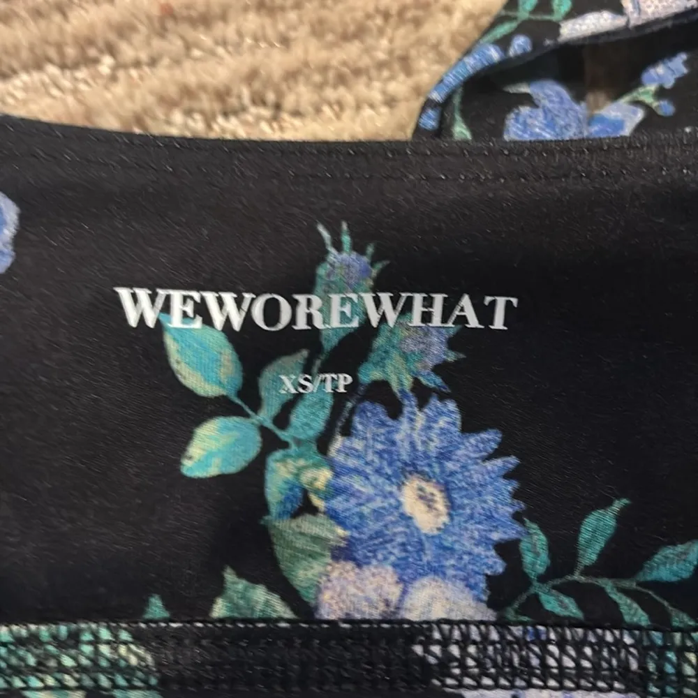 WeWoreWhat Floral Sports Bra - Black and Blue - Image 4