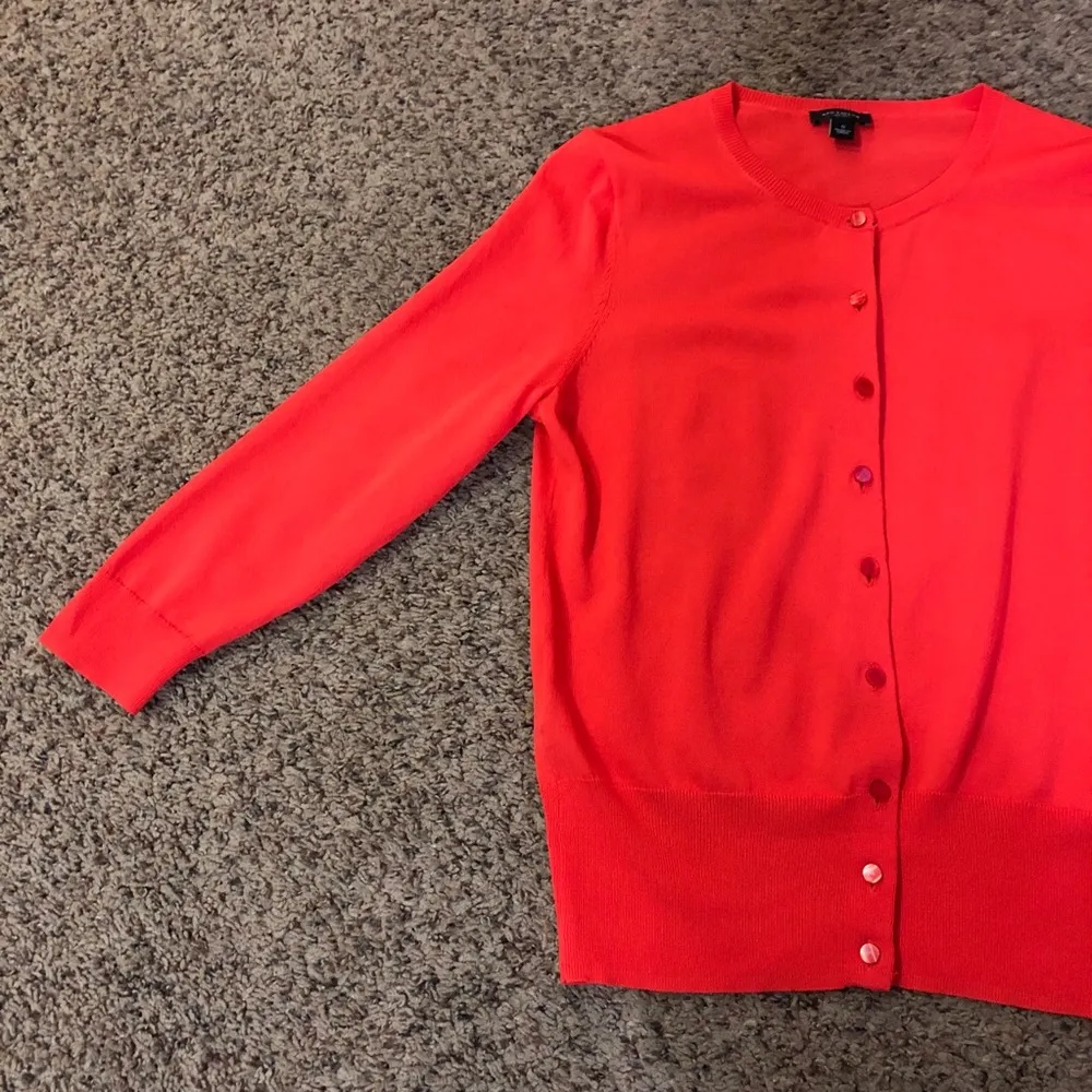 Ann Taylor Stretch Cardigan Sz S
Gently Used - Image 6