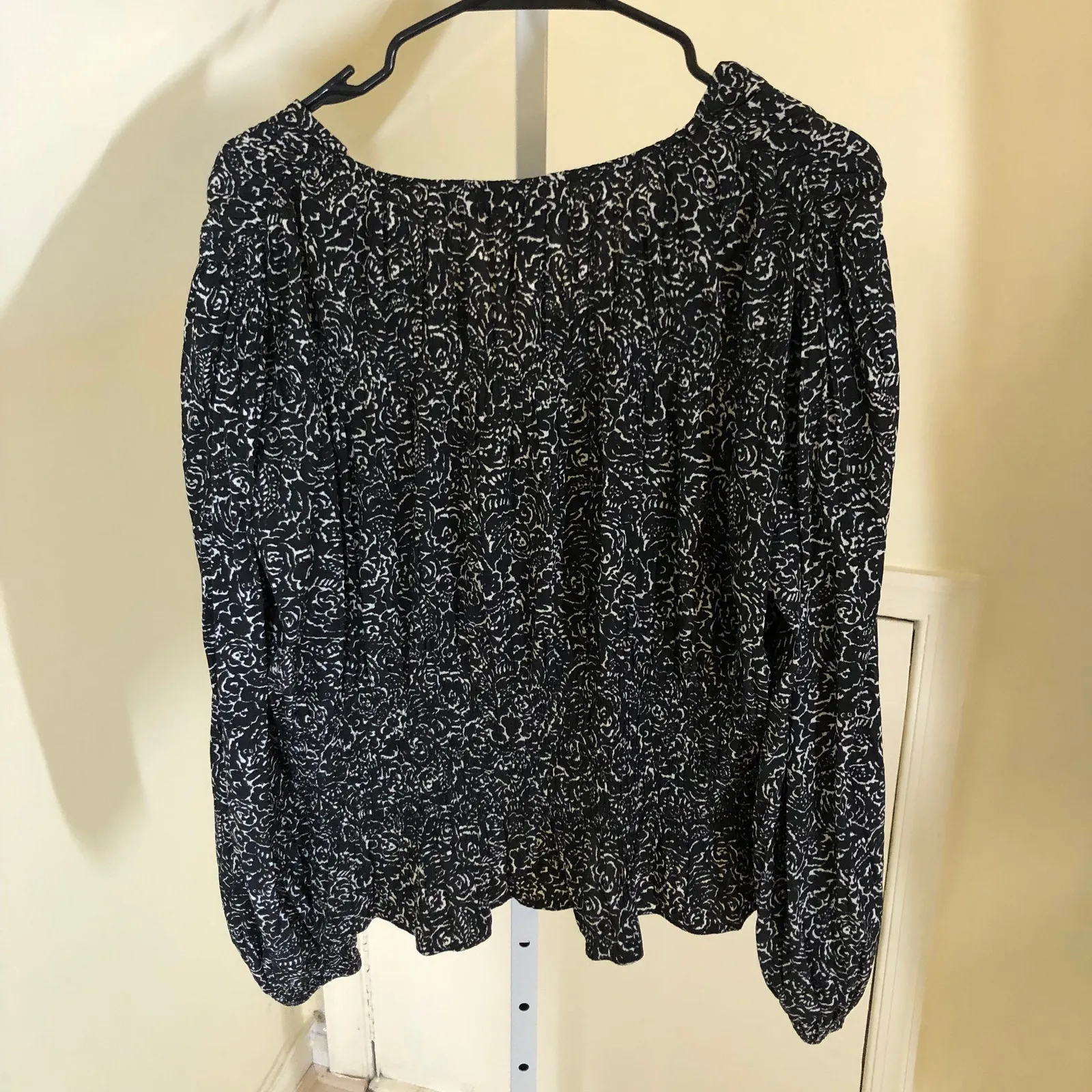 Universal Thread NWT Women's Smocked Peplum Black White Blouse Size XL - Image 8