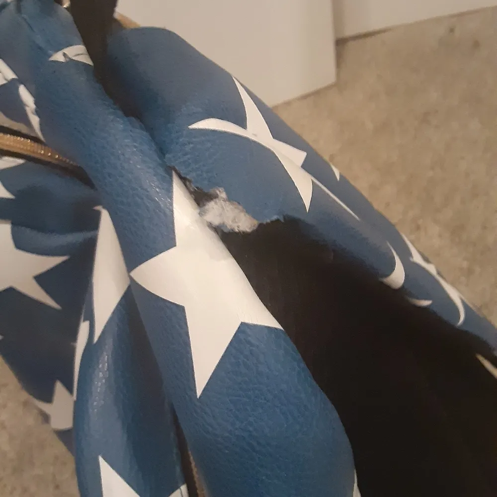 DC Comics  Wonder Woman Backpack - Image 8