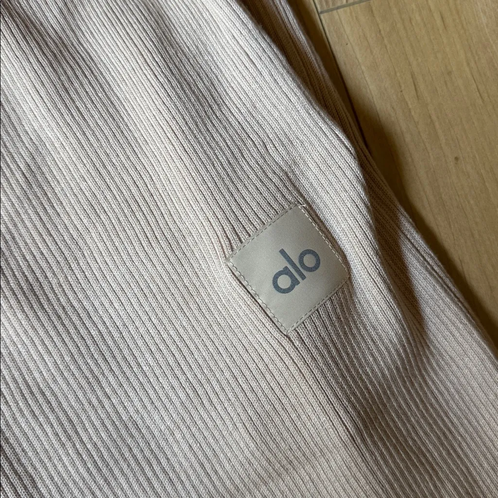 Alo ribbed pants with side slits - Image 2