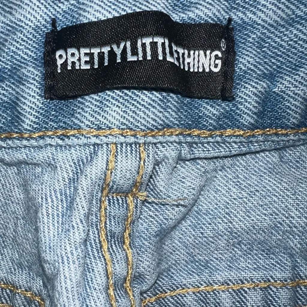 PrettyLittleThing Denim Blue Straight Leg Jeans - Image 3