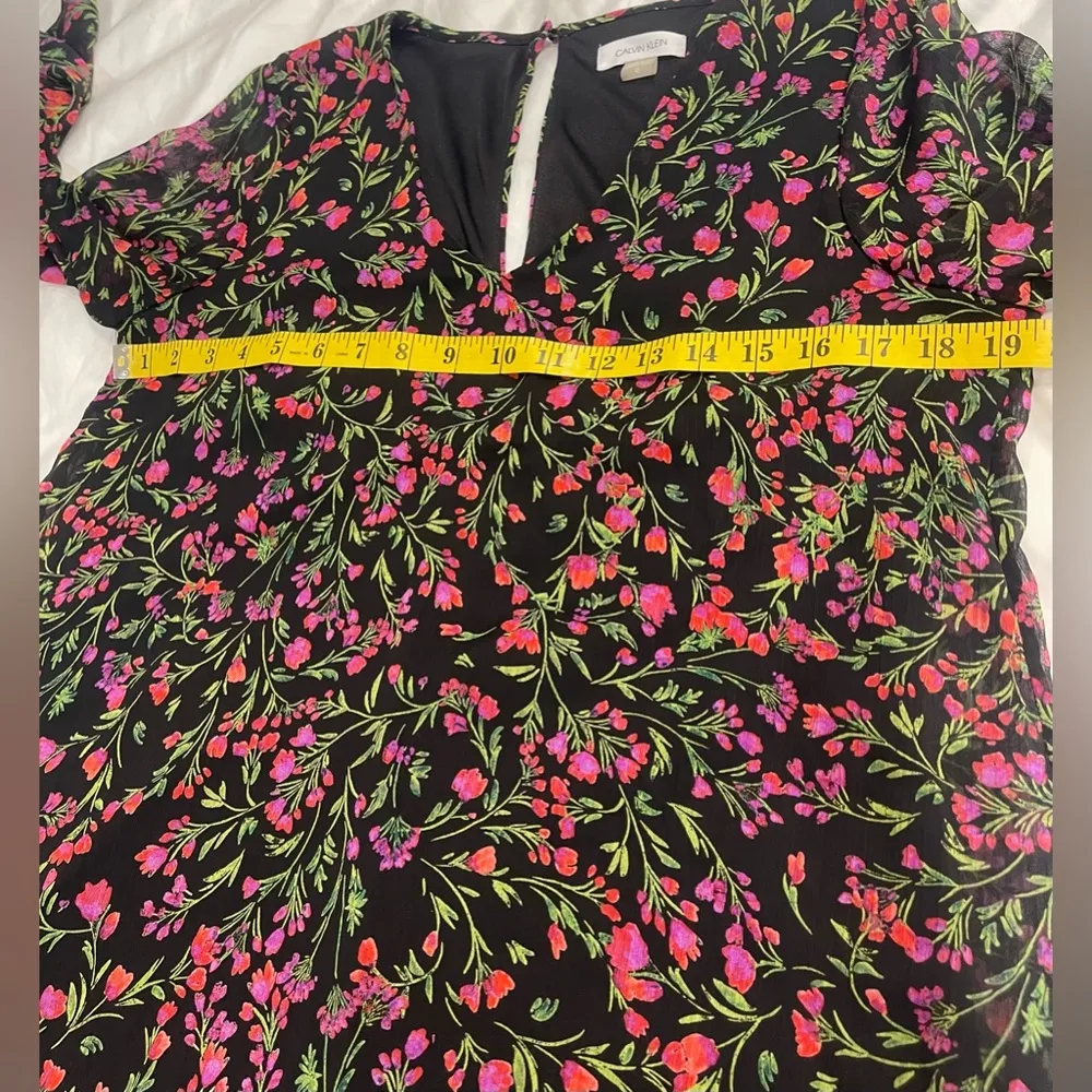 Calvin Klein Pullover Dress with Button Keyhole. 
Lined. Quarter Length Sleeve - Image 7