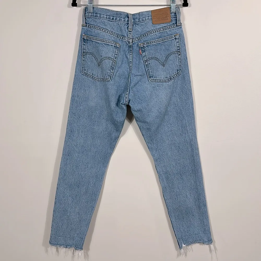 Levi’s Raw Hem Wedgie Icon Fit Ankle Button Fly Blue Jeans Cotton Women Size 26 - Image 2