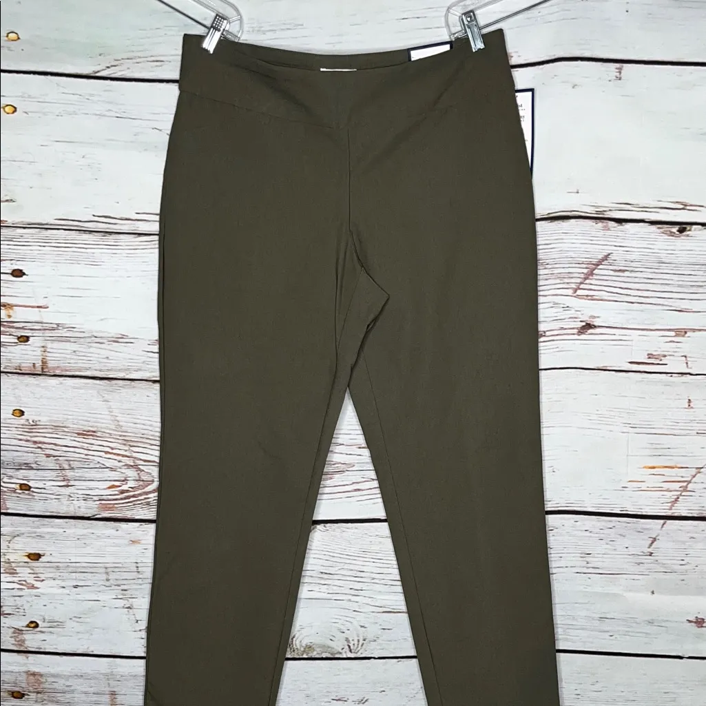 Charter Club Woman NWT Sz 16W Green Waist Smoothing Cambridge Slim Pull On Pants - Image 2
