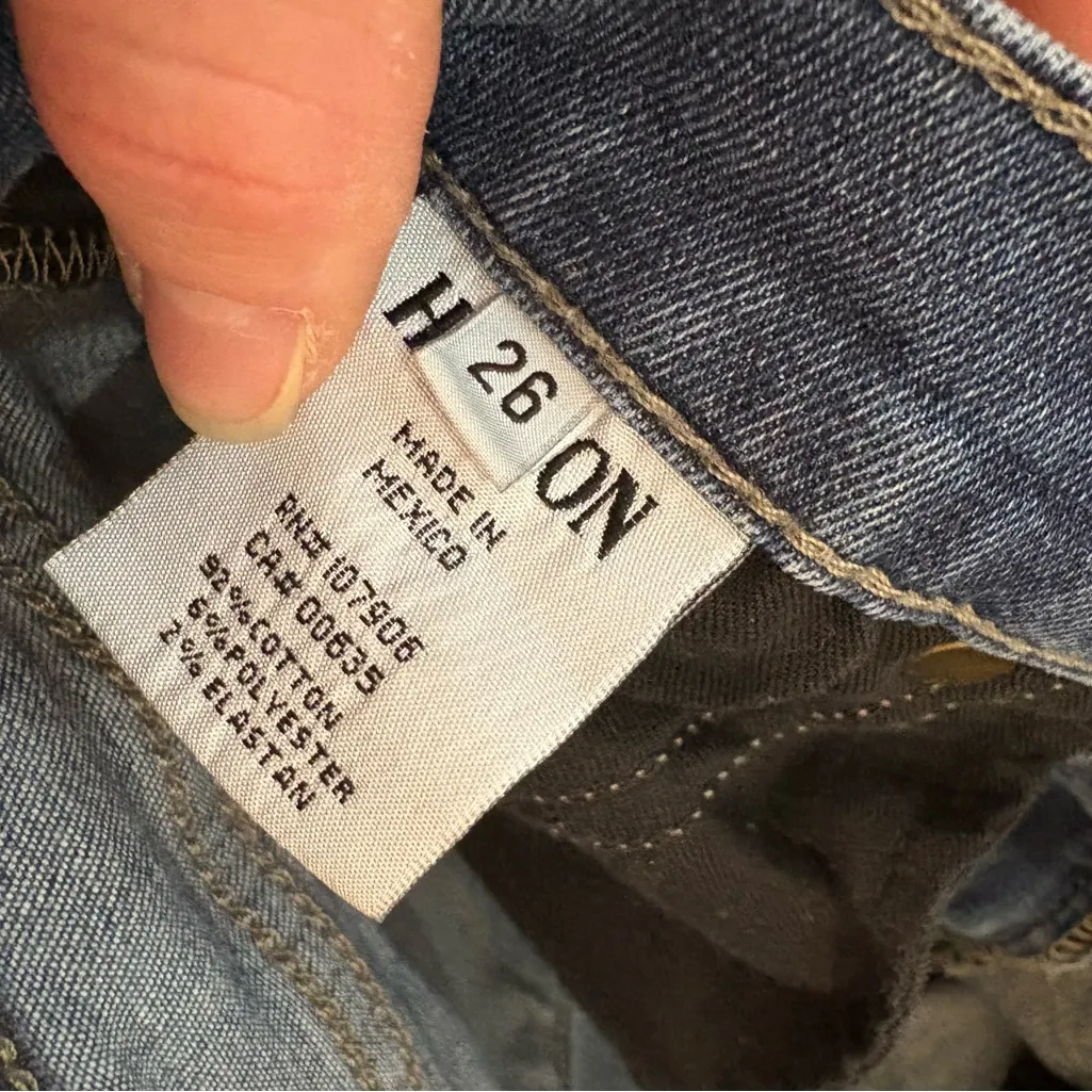 ✨ Hudson Skinny Jeans Women’s Size 26 – Classic  Denim w/ Union Jack Detail - Image 3