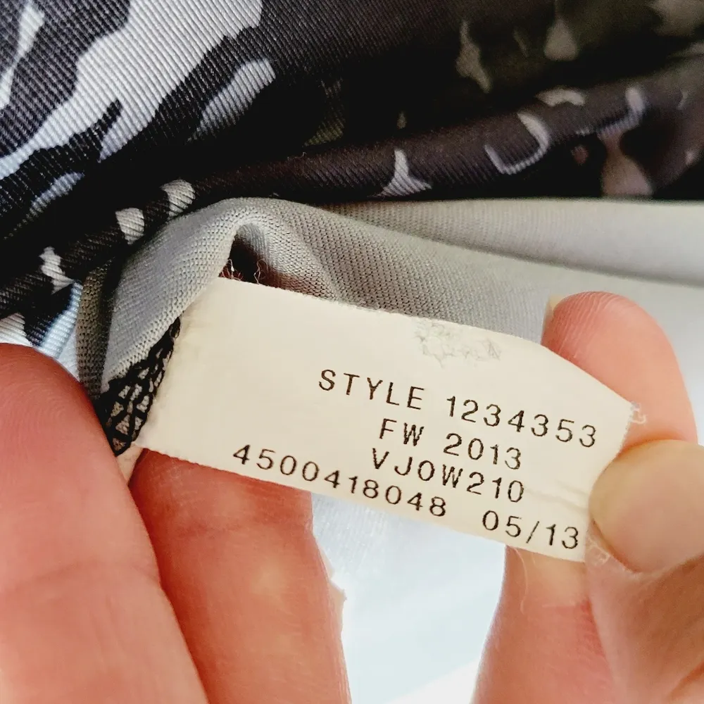 Under Armour  sonic print fitted tee size medium - Image 8