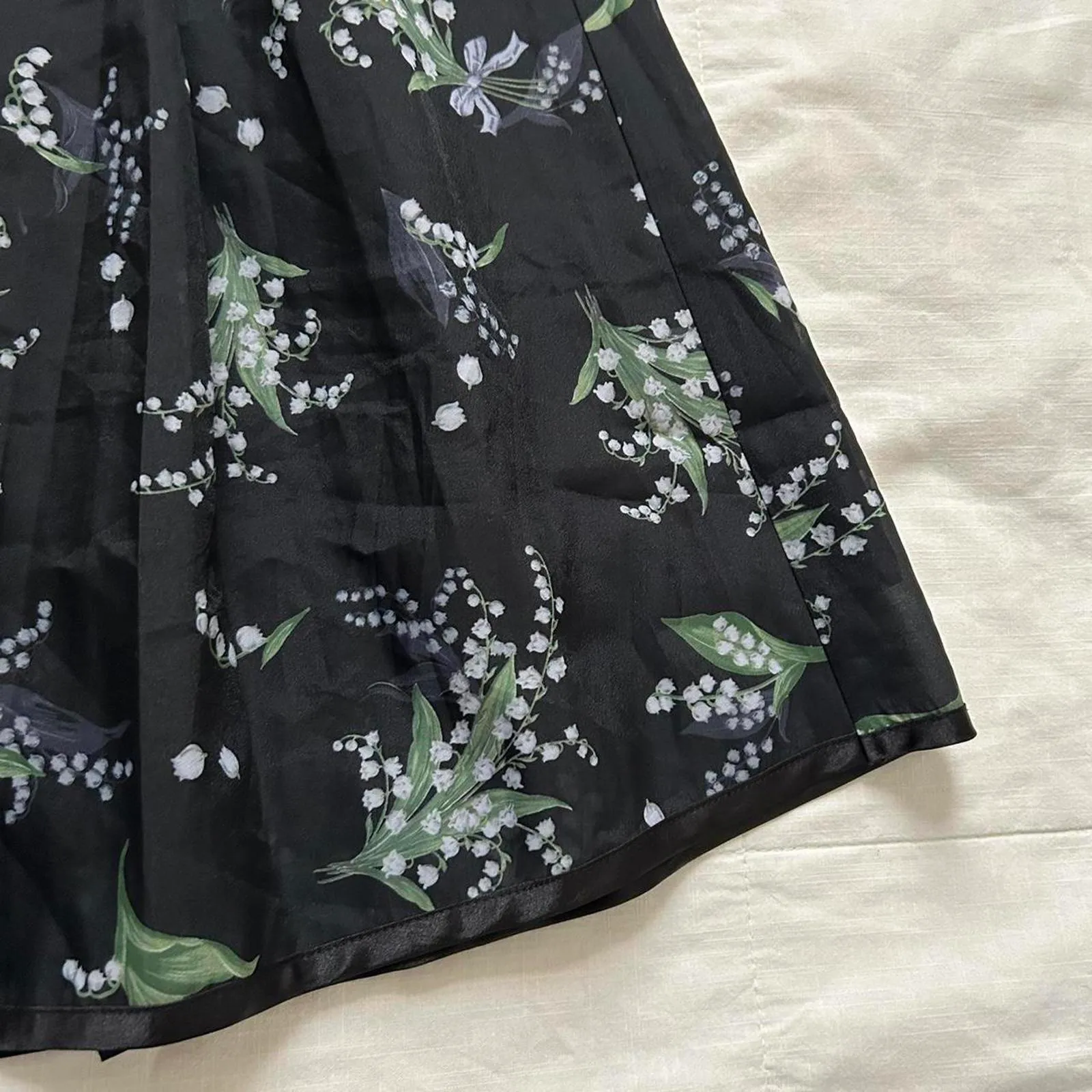 Axes Femme navy & white Lily of the valley floral skirt with bow Size medium Blue - Image 3