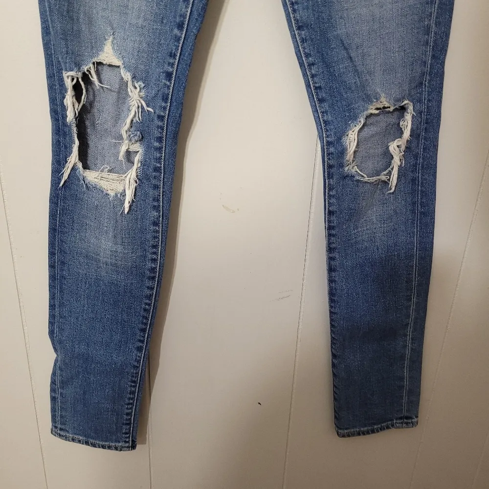 Levi's  721 High Rise Skinny Med Wash Blue Denim Jeans Women's  Size 24 - Image 3