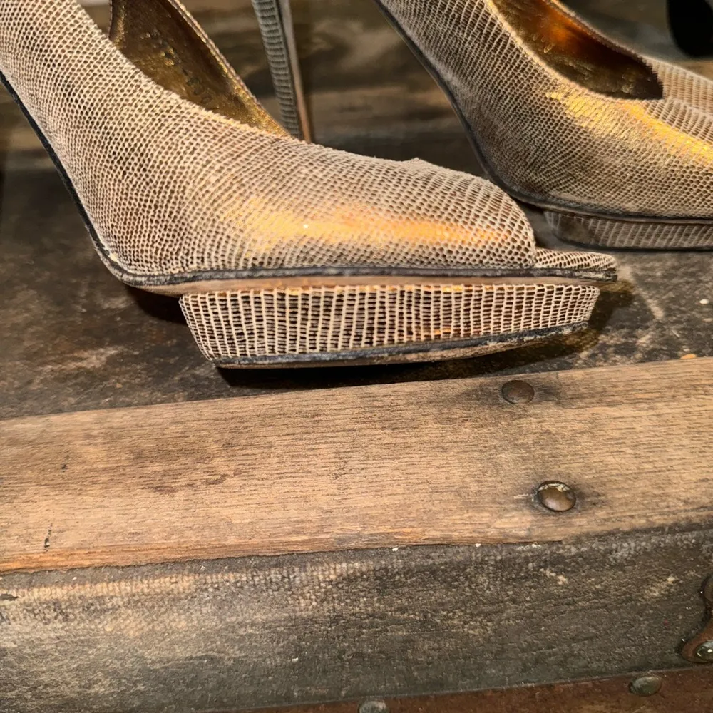 Gina Metallic Gold Lizard Embossed Leather Platform Peep Toe Slingback Sandals Size 6 - Image 3