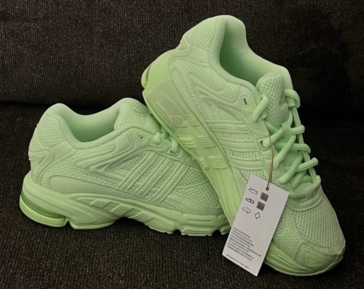 Adidas Women's Response CL IF9082 Shoes Green Spark Color Size 5 - Image 8