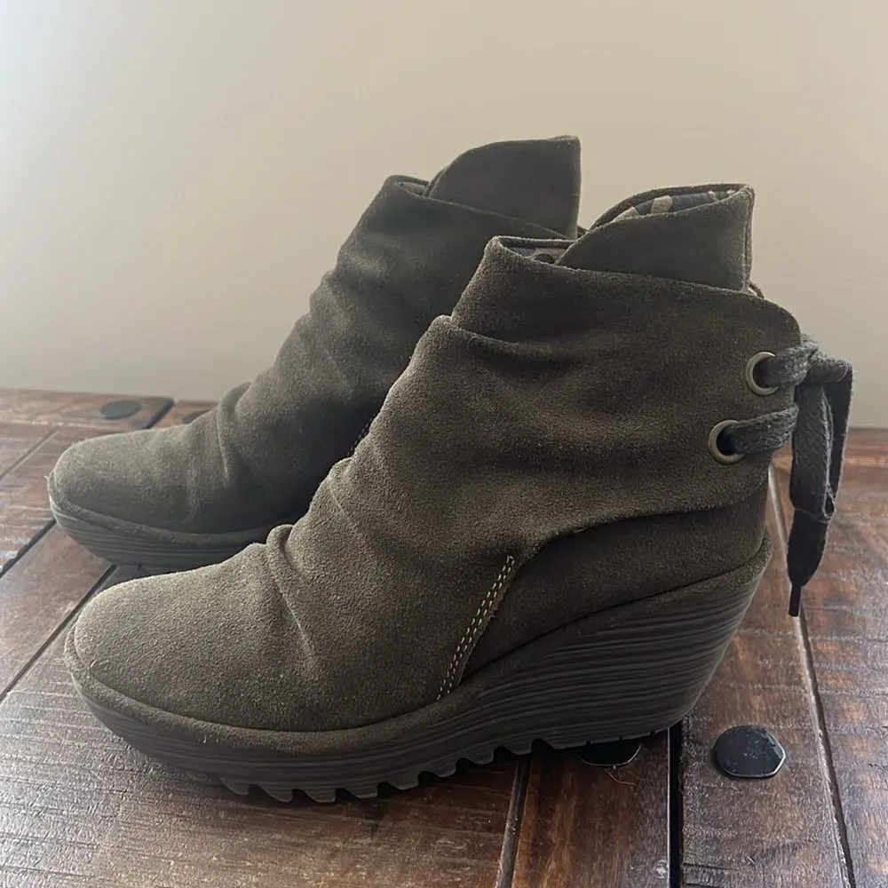 Fly London Women 38 US 7.5-8 Yama Wedge Platform Bootie Green Suede Lace Up Boot - Image 7