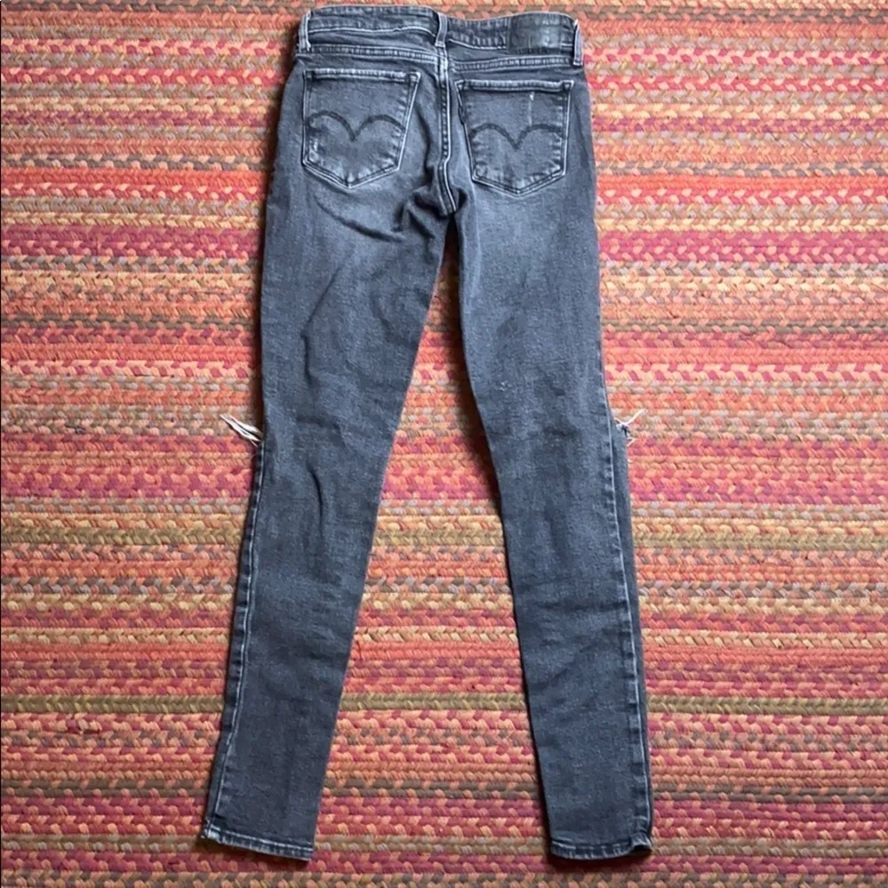 LEVIS 711 GREY RIPPED KNEE SKINNY JEANS - Image 6