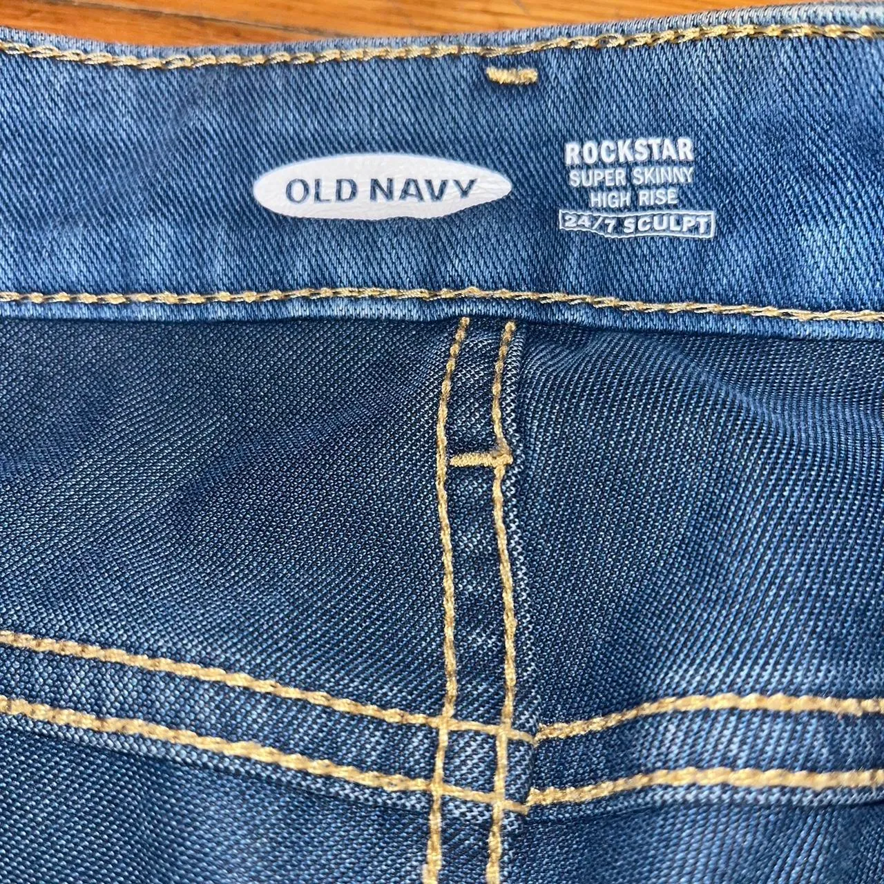 Old Navy Rockstar Super Skinny High Rise 24/7 sculpt Jeans - Image 2