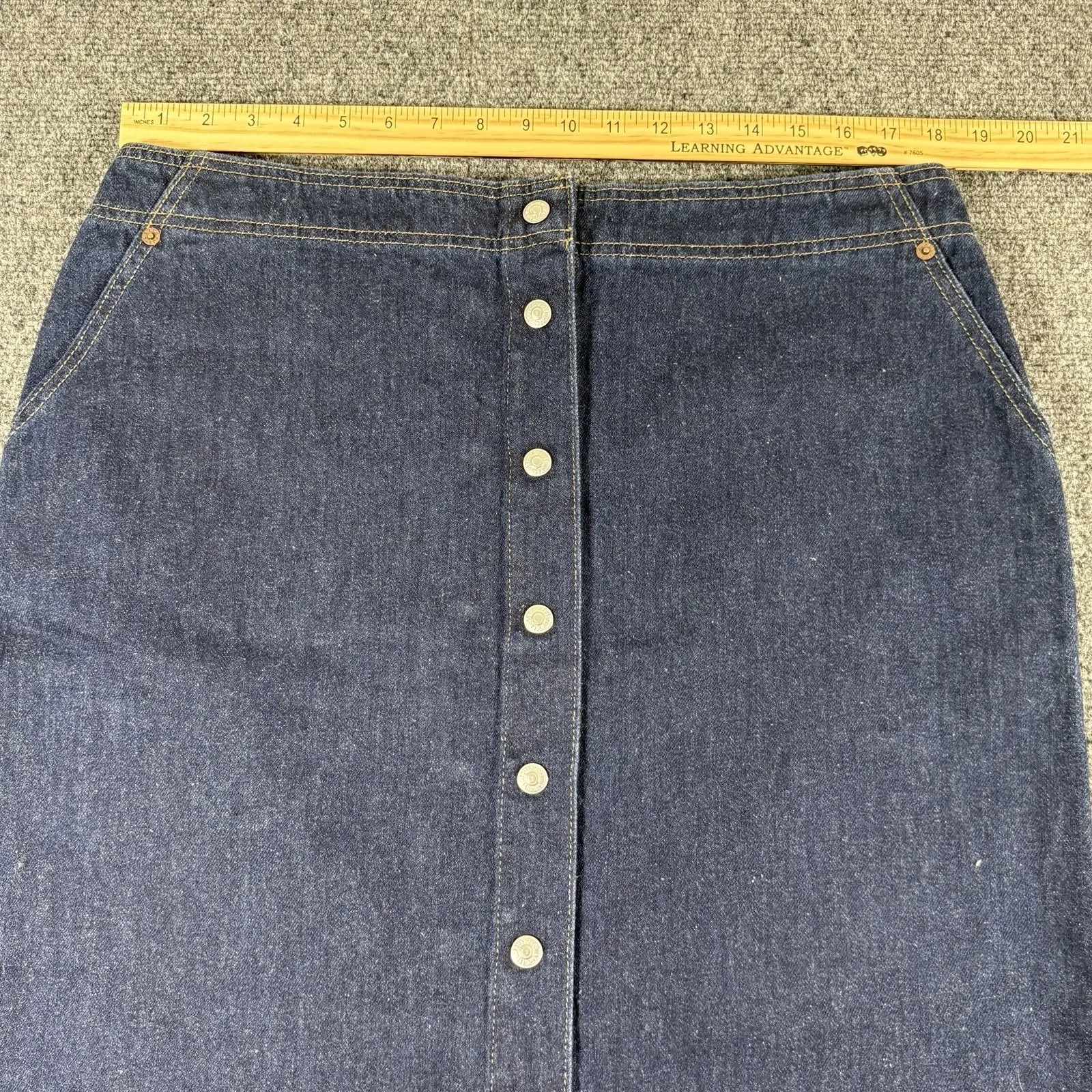 Vintage Y2K Levis Skirt Women 32x32 Midi Dark Wash Denim Front Button A-line NEW - Image 10