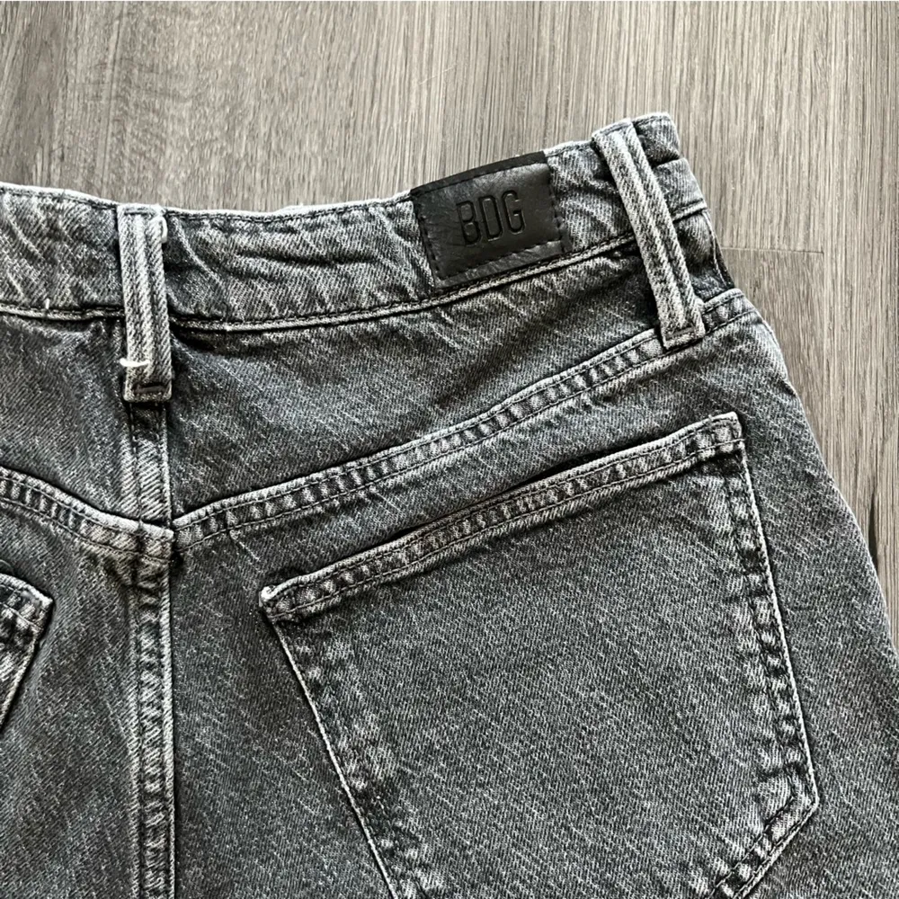 Urban Outfitters BDG Carrie Denim Shorts High Waist Rolled Cuff 28 - Image 5