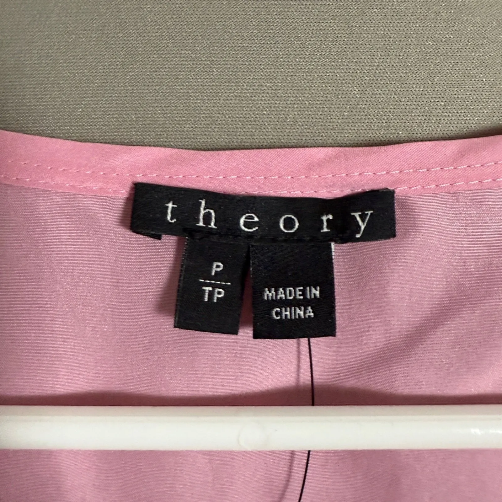 Theory sz S pink 100% silk tank top NWT‎ - Image 4