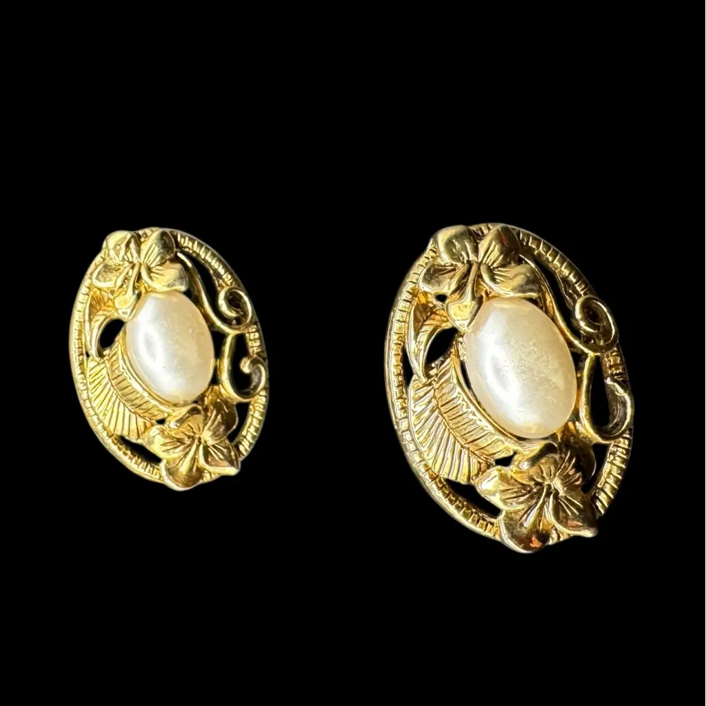 Vintage Gold Floral Oval Clip - Image 6