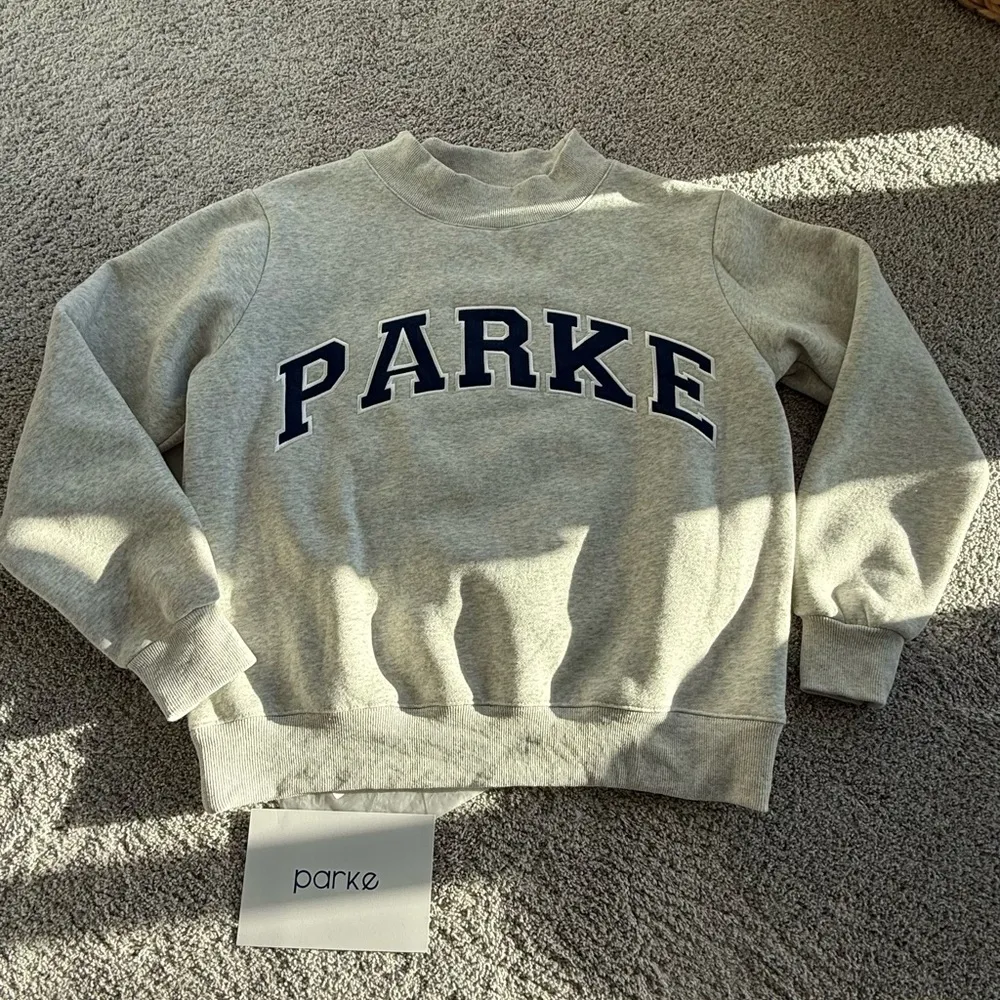 varsity mockneck sweatshirt grey & navy size small/medium NWT - Image 6