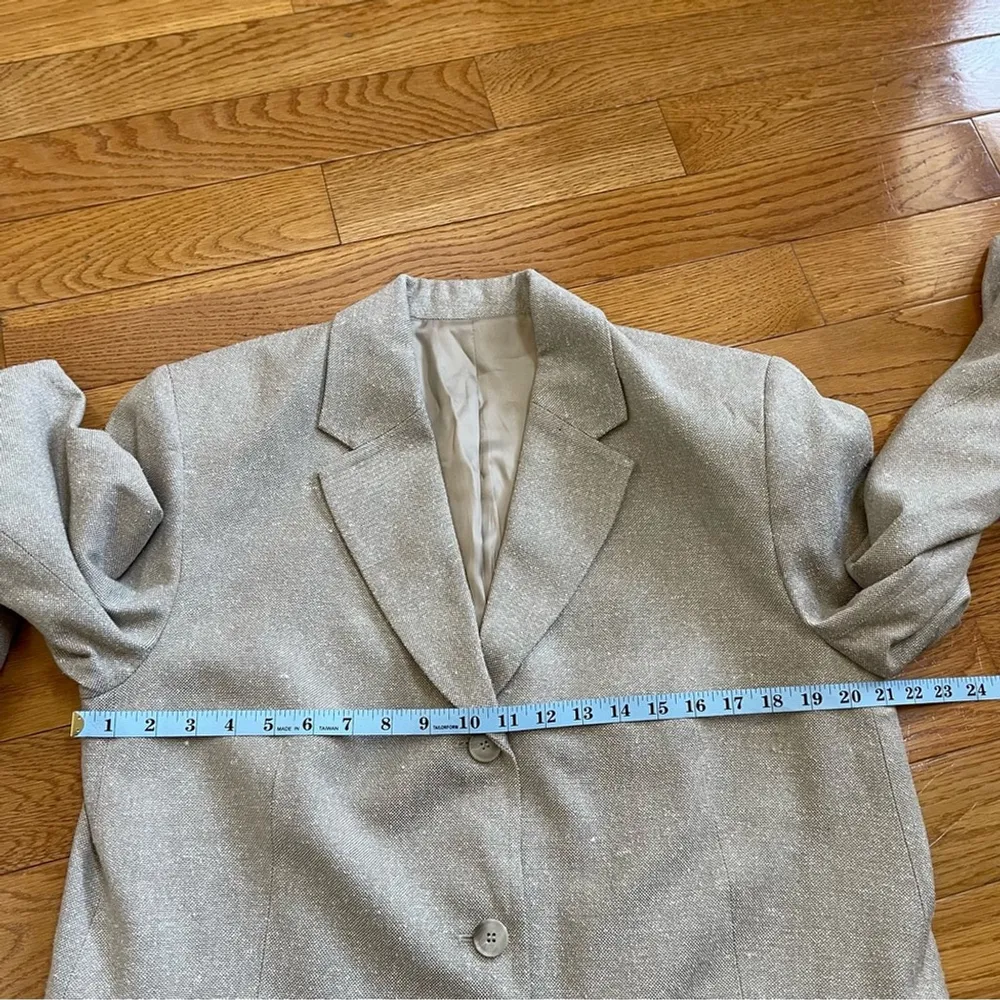& Other Stories Relaxed Long Silk Blazer Beige Natural Fibers US 12 Old money - Image 9