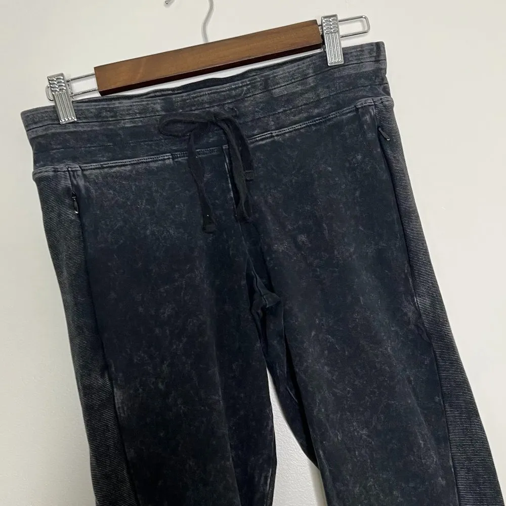 PINK - Victoria's Secret Victoria Secret Pink Dark Heathered Gray Moto Style Legging, Size Medium - Image 5