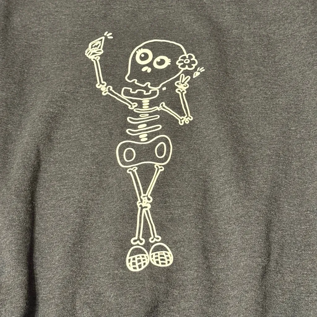 Gildan Skeleton Graphic Sweatshirt Gray Unisex M - Image 2