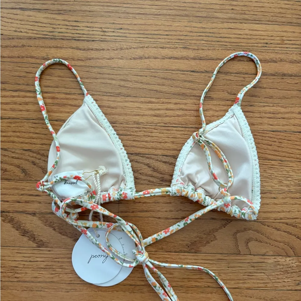 Peony Floral Bikini Top White Size XS - Image 3