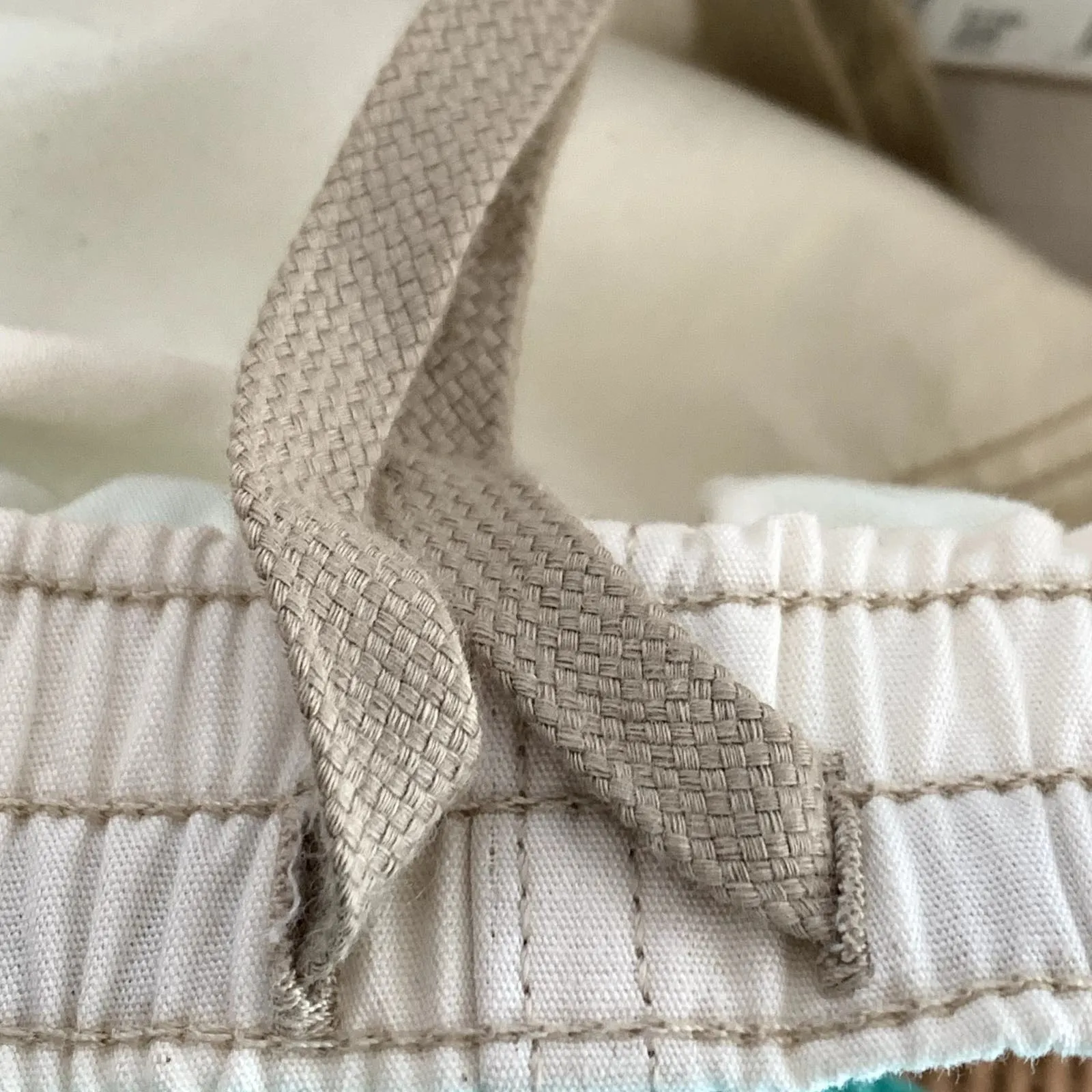 NWT Patagonia Women's Sz XL Funhoggers Cotton Shorts 4" Undyed Natural Gorpcore - Image 9