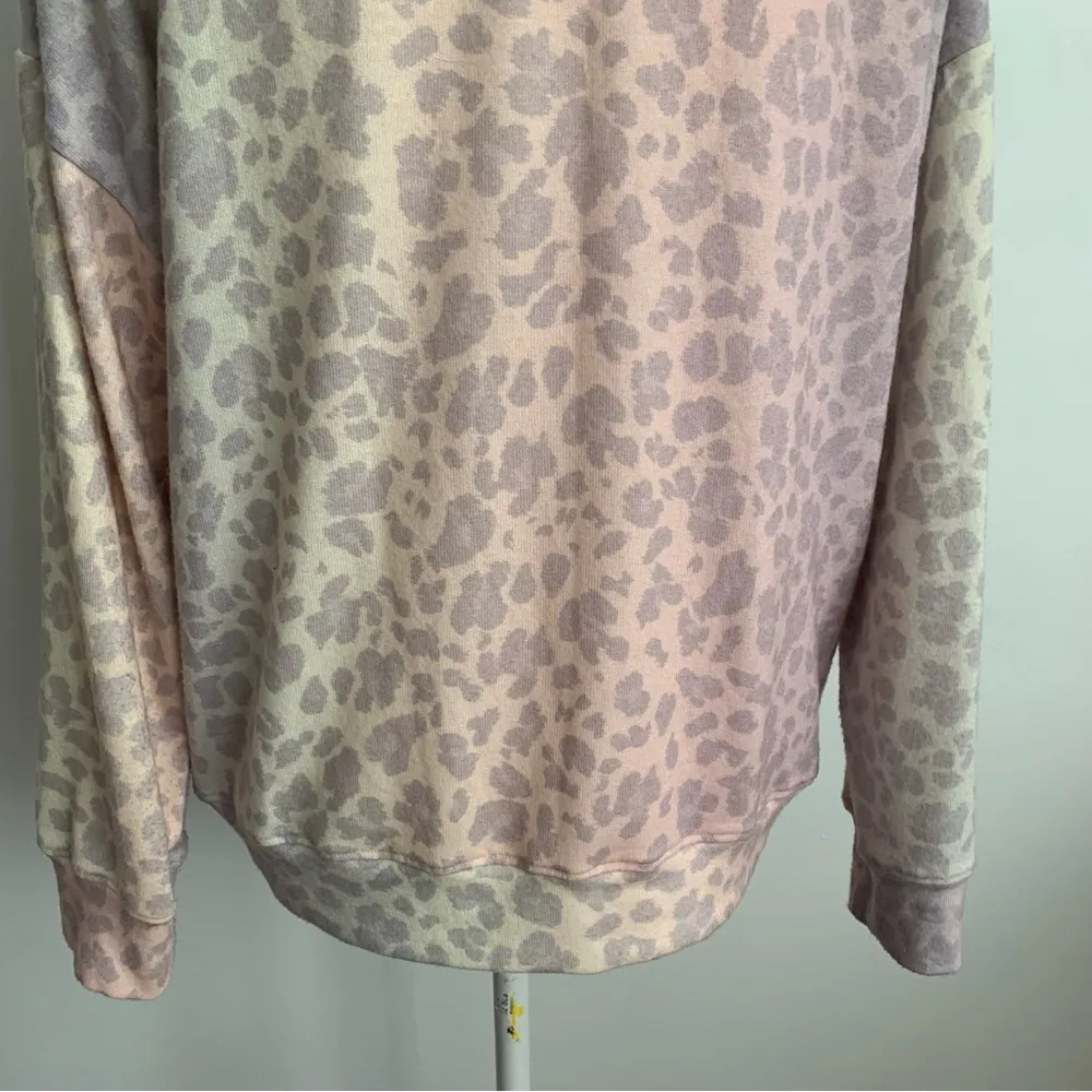 Sundry Rainbow Leopard Print Pullover Cozy Sweatshirt Size 2 Medium - Image 11