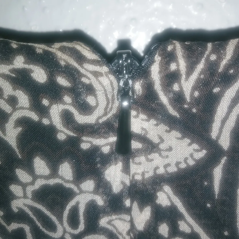 Jones New York 16 Silk Capped Sleeve Floral Paisley Midi Dress in Black Gra Plus - Image 3