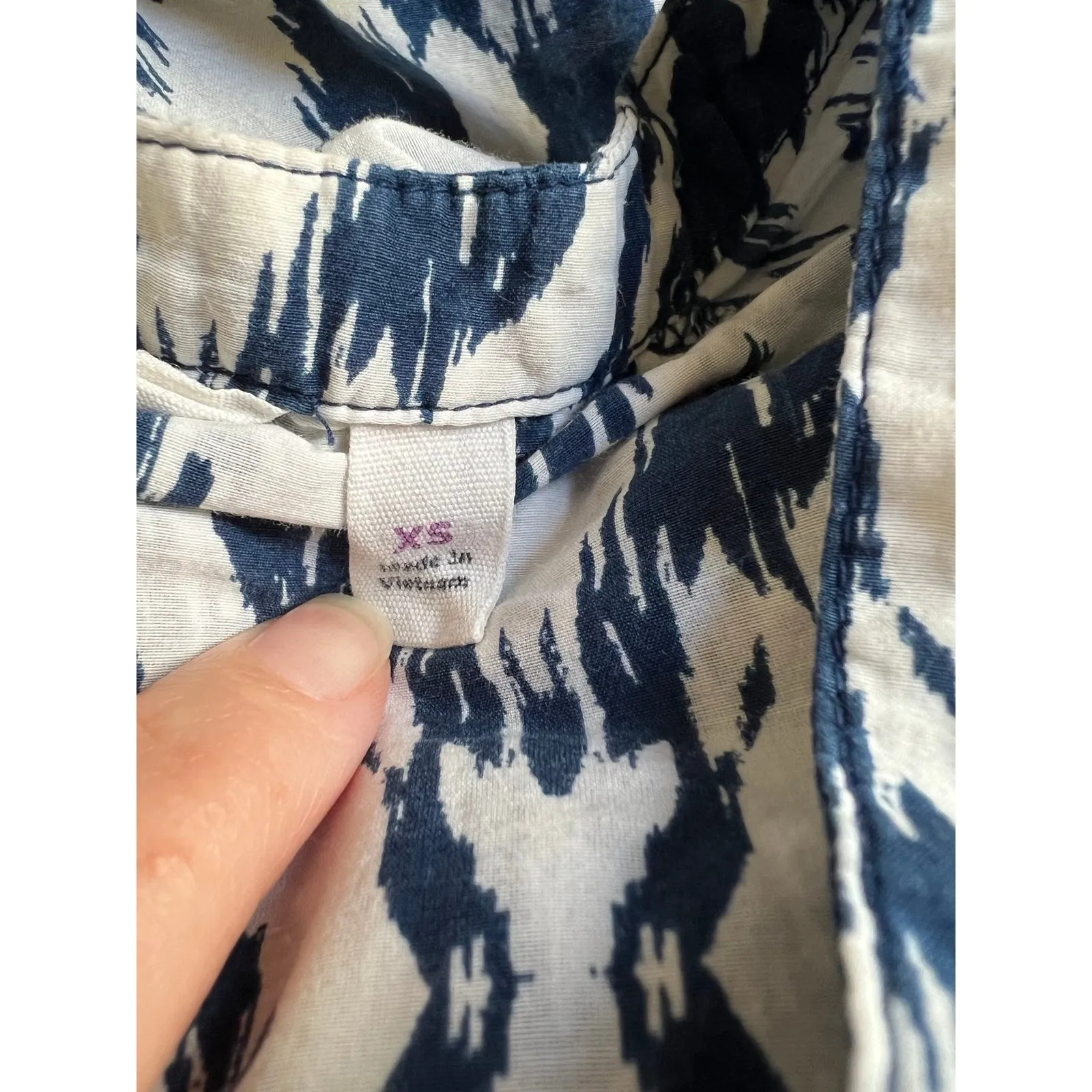 ATHLETA swim kaftan tunic button‎ up blue ikat size XS - Image 3