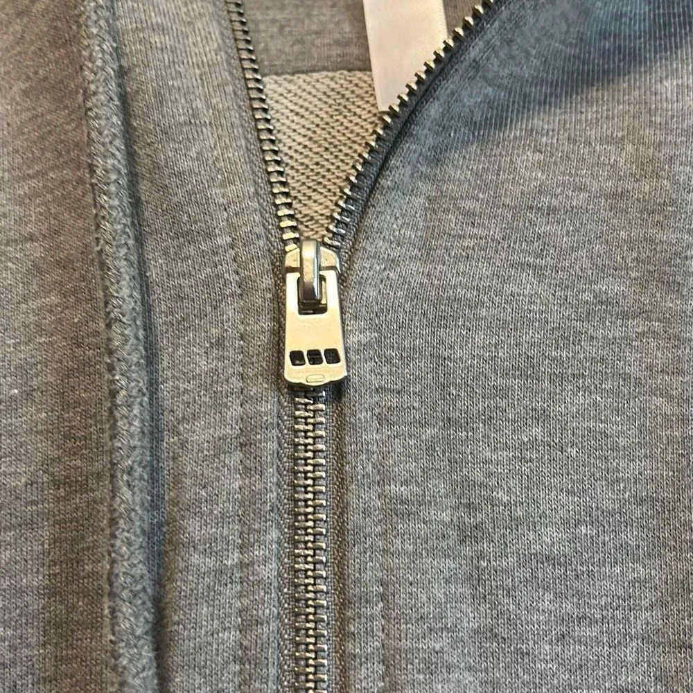 Uniquely Lorna Jane studded vest size small - Image 4