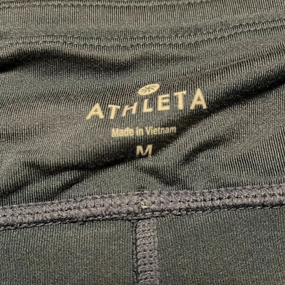 leggings in used good condition. Medium. - Image 3