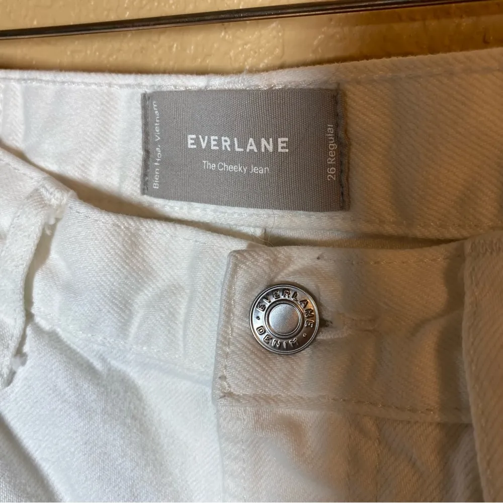 Everlane The Cheeky Jean 26 Crop White raw hem - Image 3